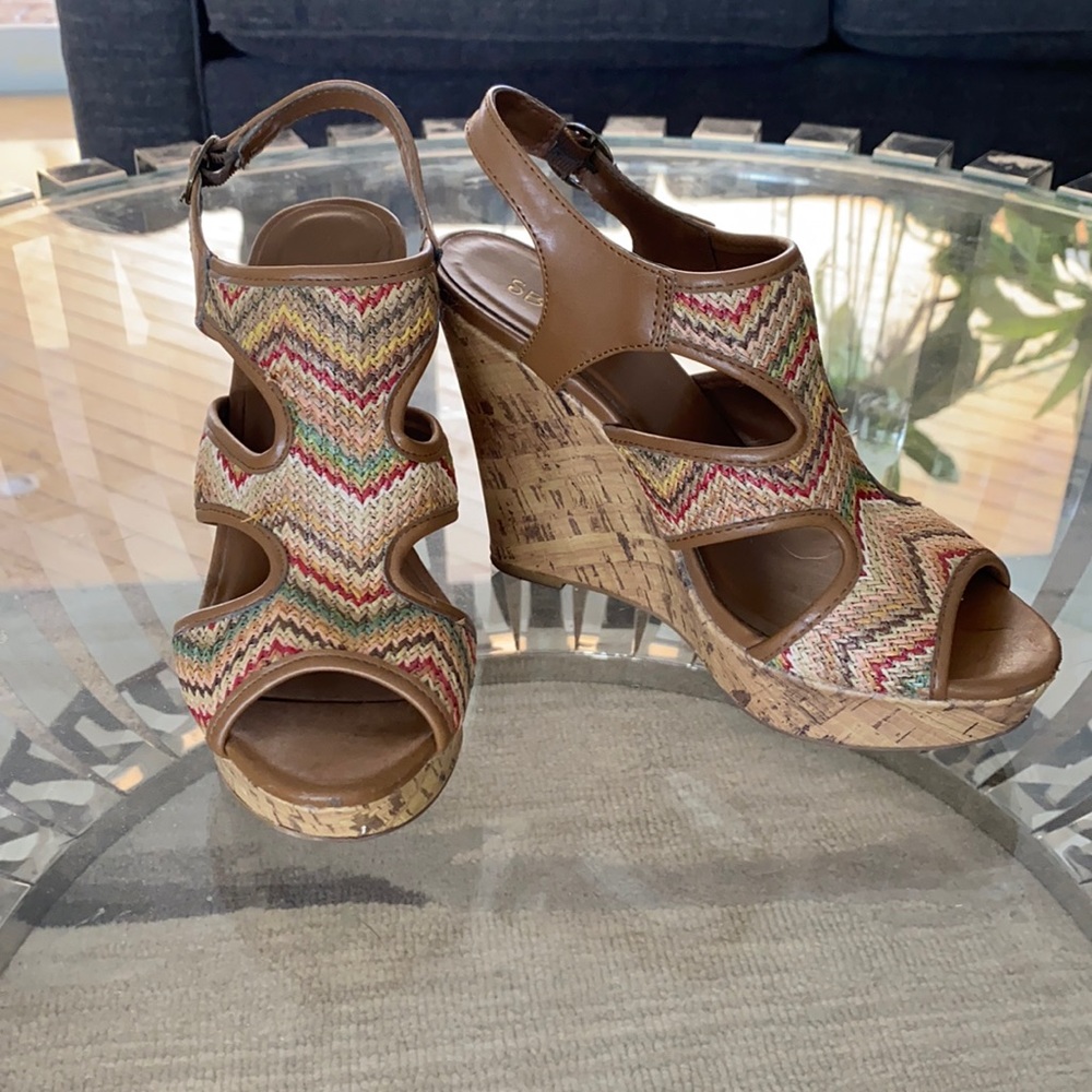 Multi color wedge shoes